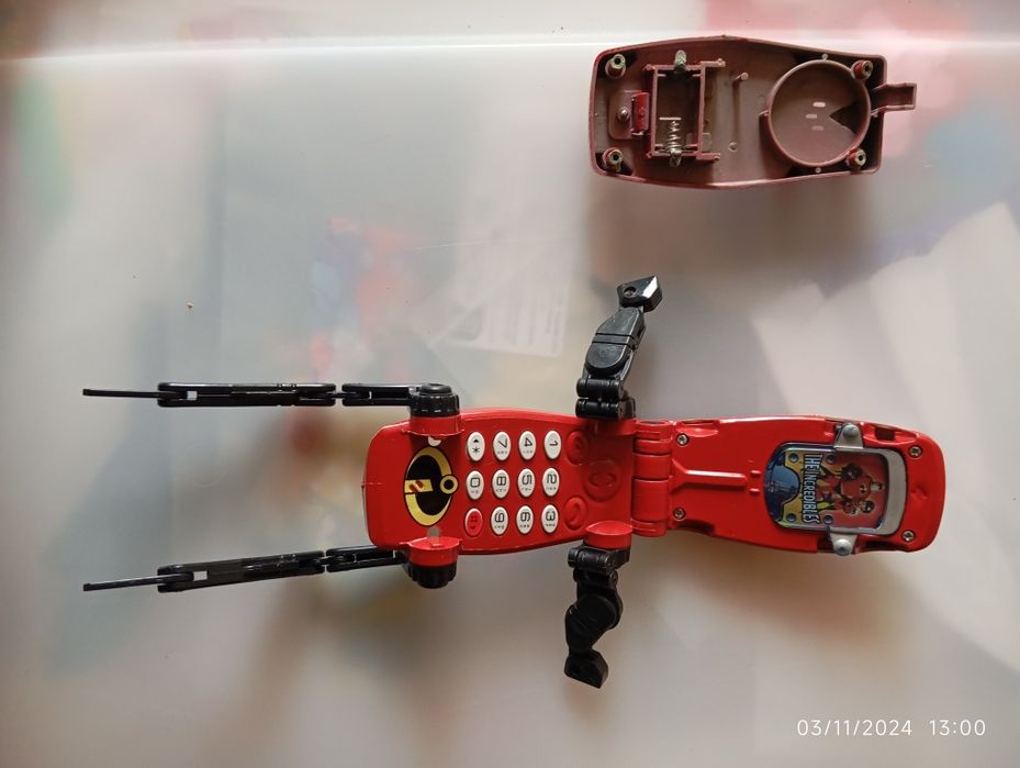 Os Incríveis telemóvel Transformers para reaproveitar.Raro.