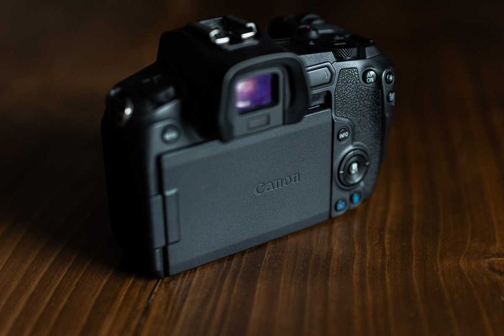 Aparat Canon EOS R