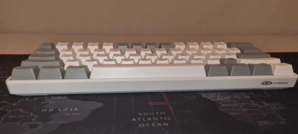 Teclado Mecânico compacto com RED Switches Novo na caixa