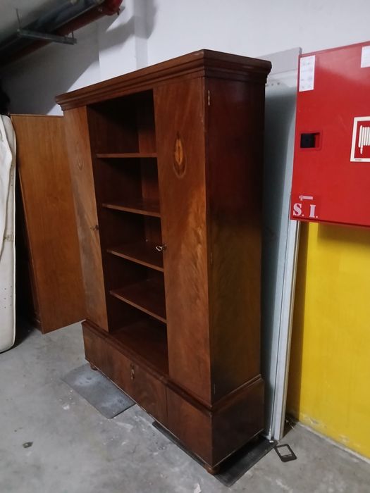 Móvel estante madeira pesada