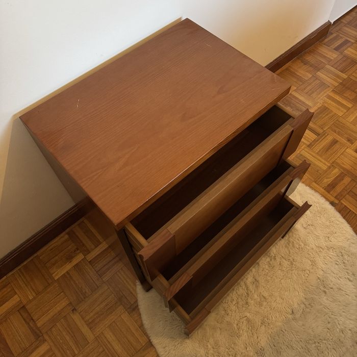 Mesinha de cabeceira