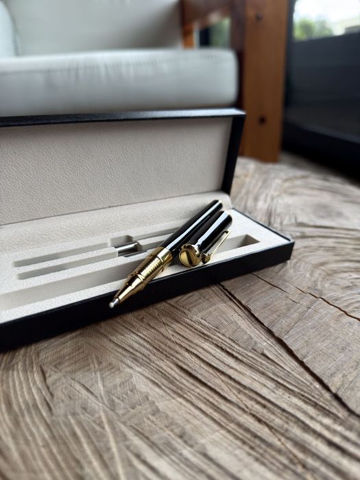 Caneta Premium com carga extra e estojo, ideal para presentes e brinde