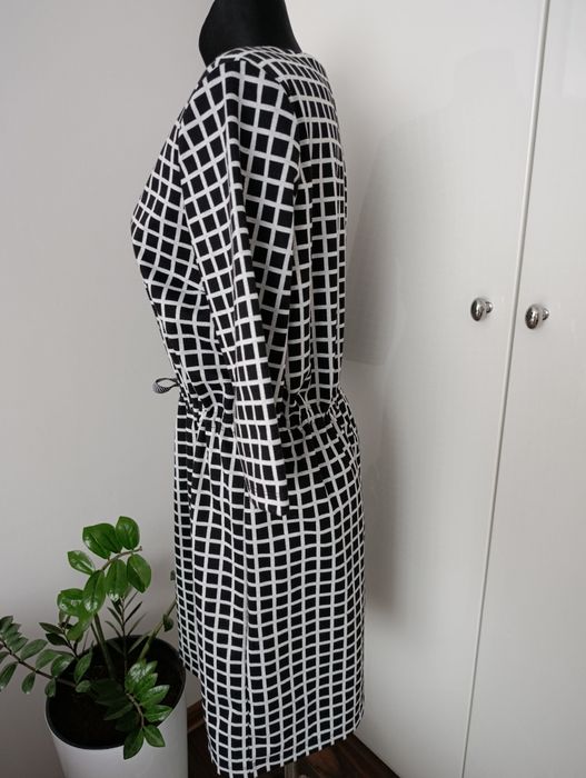 Ładna sukienka damska marki Esmera rozmiar 44/46