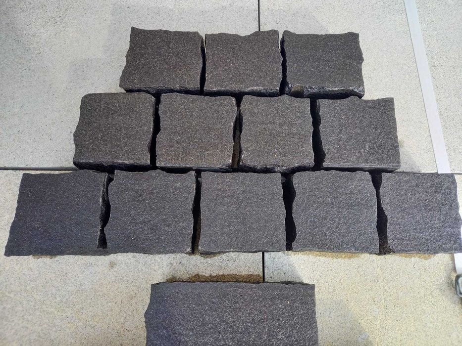 Kostka granitowa cięto - łupana Szwed 10/10/6-7 czarna