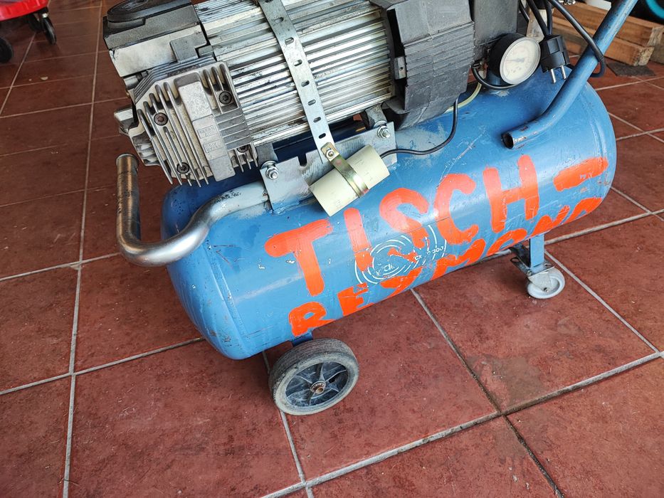 Vendo compressor de cabeça dupla 50 litros ofereço mangueira de ar