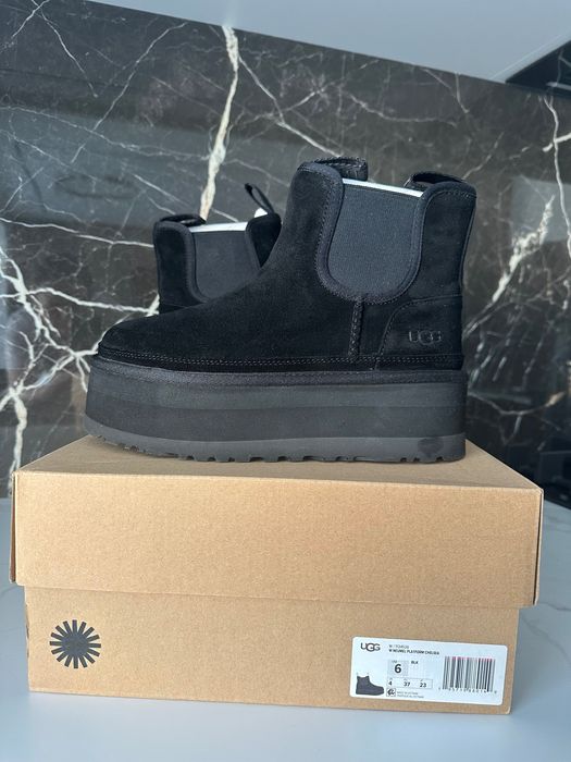 Взуття жіноче Уггі