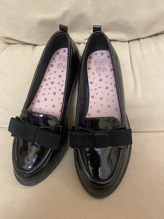 Туфлі дитячі 33 розмір лакіровані