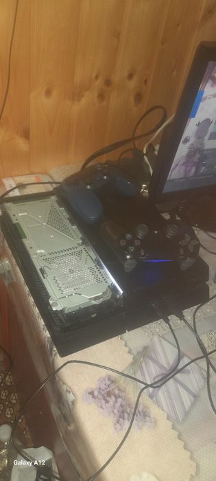 Продам Playstation 4 fat