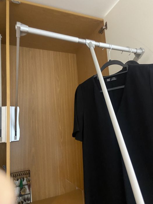 Armário combinado (roupeiro + comoda)64586436498433123