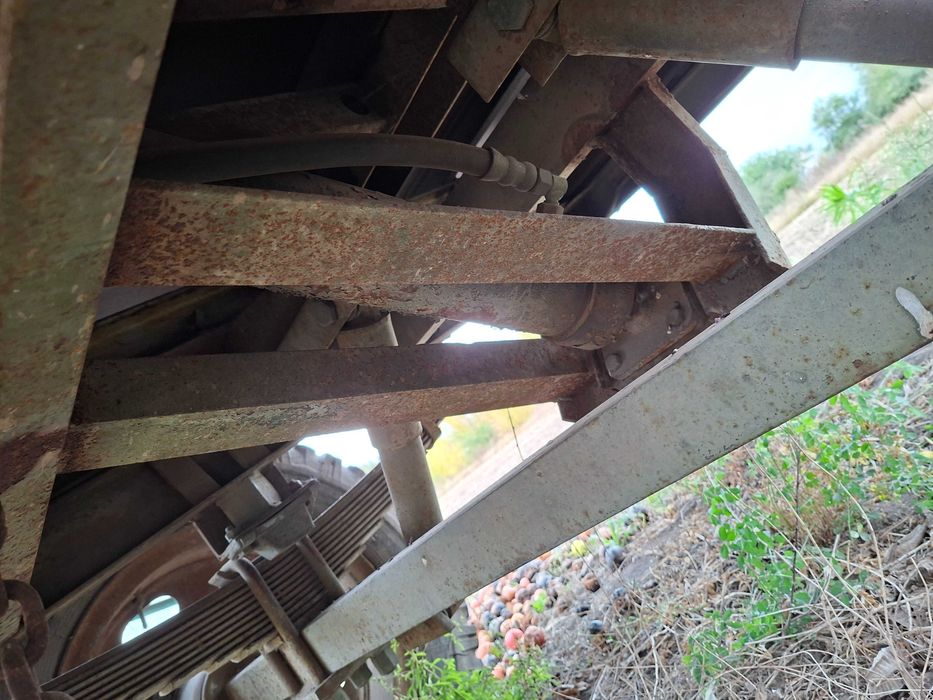 Продам прицеп одноосный самосвал