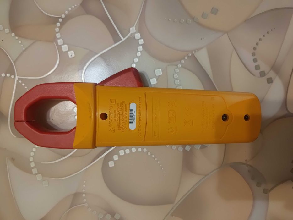 Продам Струмовимірювальні кліщі Fluke 902