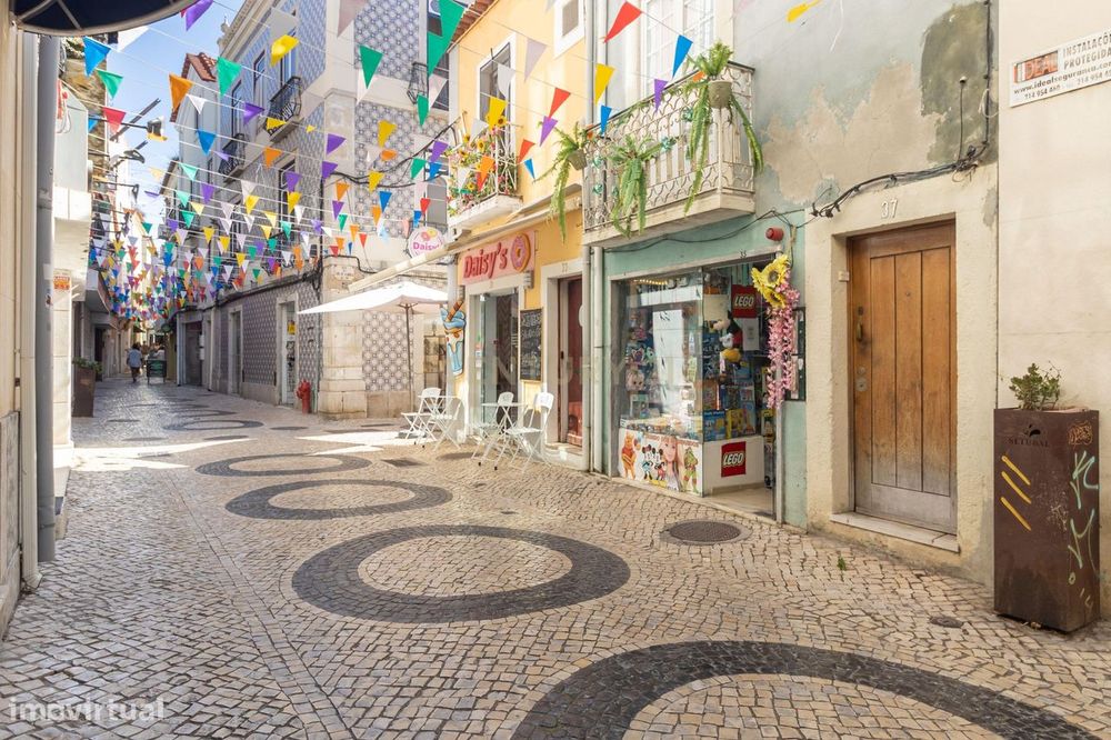 Oportunidade de Trespasse: Loja no Coração da Baixa de Setúbal!