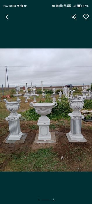 Oryginalne gazony. Biały beton