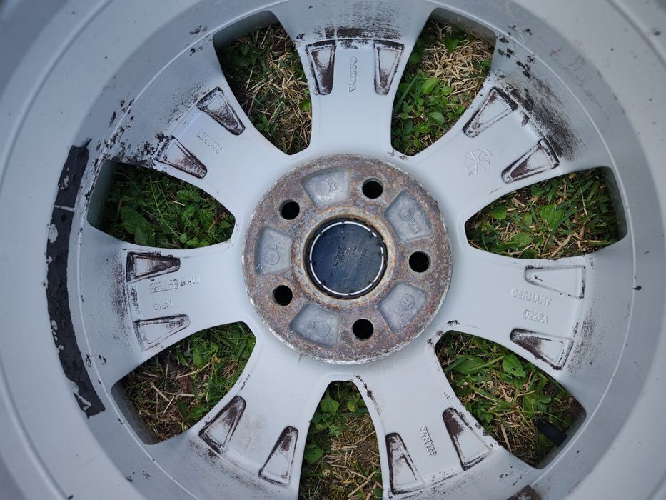Koła Alufelgi Volvo 17 5x108 wielosezonowe Dębica Nawigator 3  2023