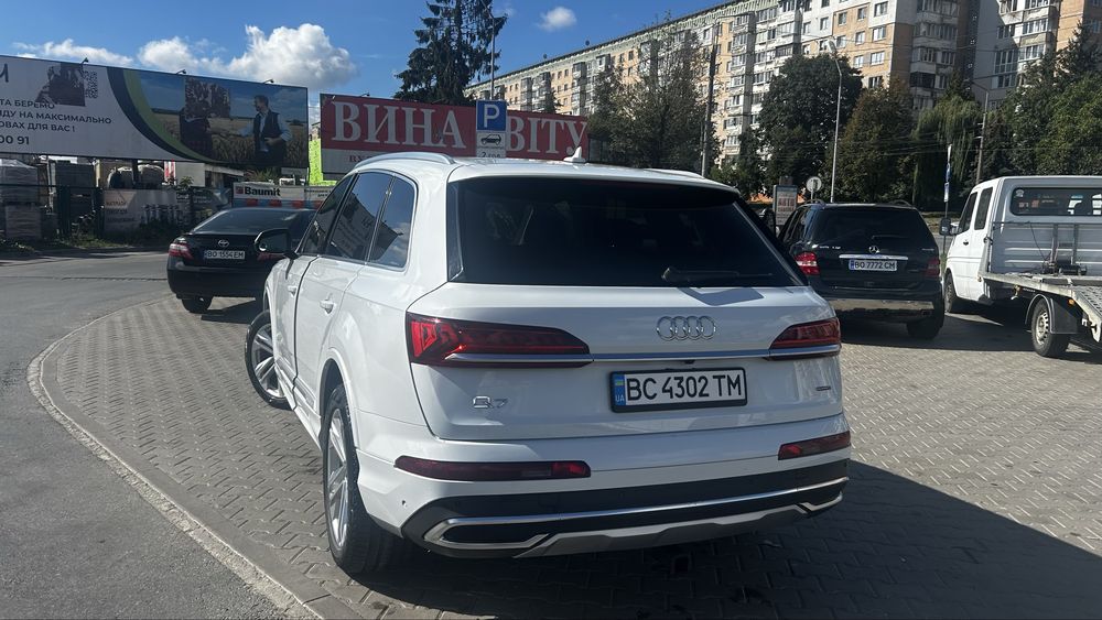 Audi Q7 2022 в рідній фарбі