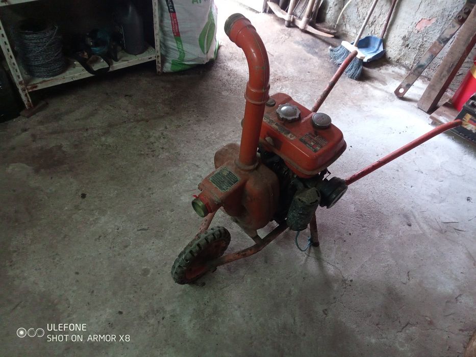 Moto bomba a gasolina e petróleo