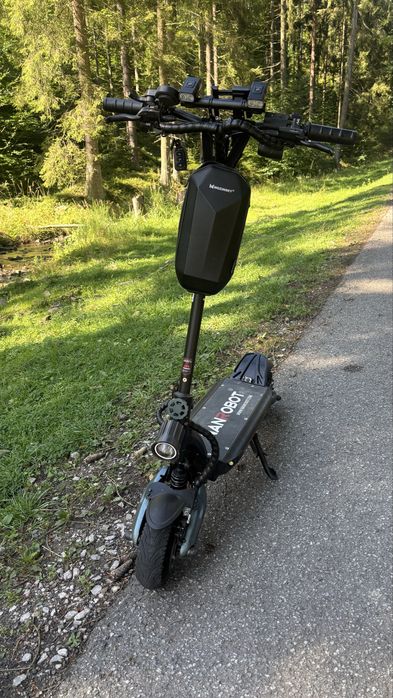 Hulajnoga elektryczna Nanrobot D6+ 2x1000W ham. hydrauliczne malo km dodatki