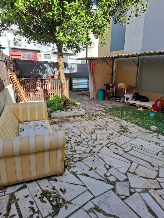 Moradia Antiga e rustica no centro do Montijo