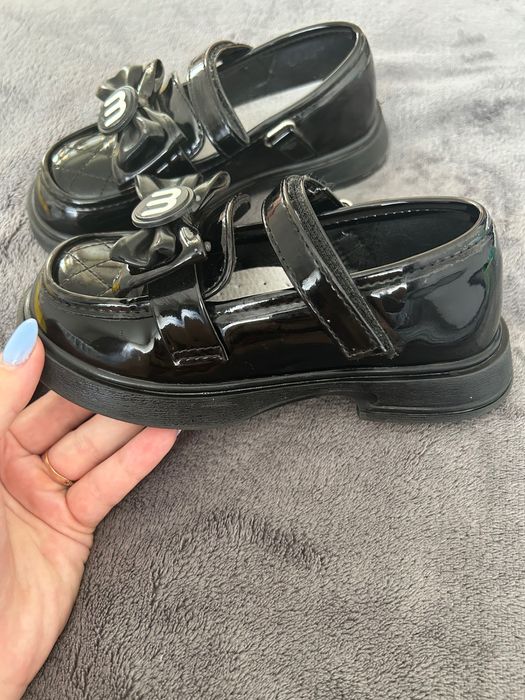 Туфлі дитячі лакові.