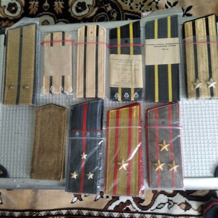 амуніція- ремні-погони-підсумки- зимові штани-кофр бінокля.