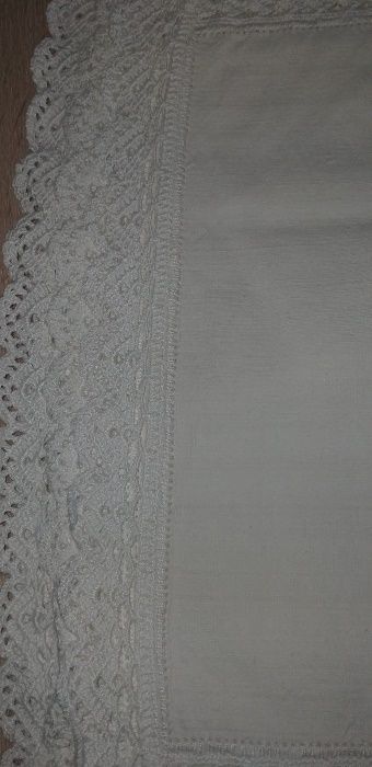 Toalha de mesa feita à mão (muito antiga)