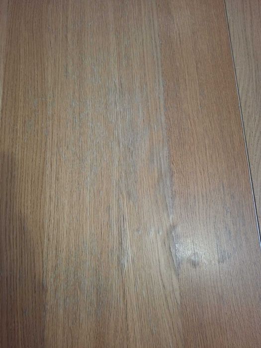 Mesa de madeira extensível + 4 cadeiras