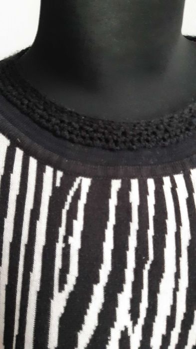 Sweter w zebra rozmiar 48