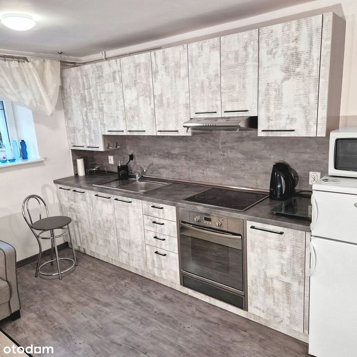 Duża kawalerka z garderobą 
| '