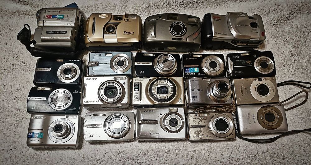 Лот цифрові фотоапарати під ремонт або на запчастини ціна 900 грн