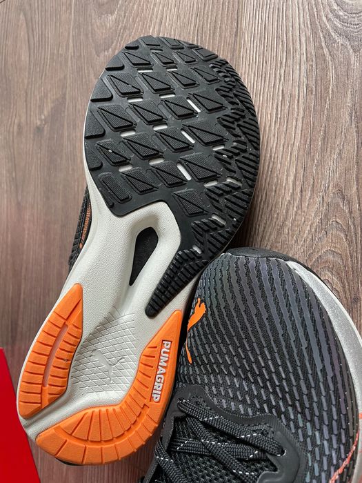Бігові рефлективні, waterproof кросівки puma Dewiate Nitro