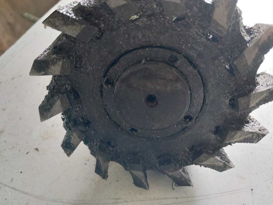 Frez , wałki i matryce trapez