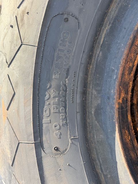 18.00 R25 opona przemysłowa ładowarka wózek portowy