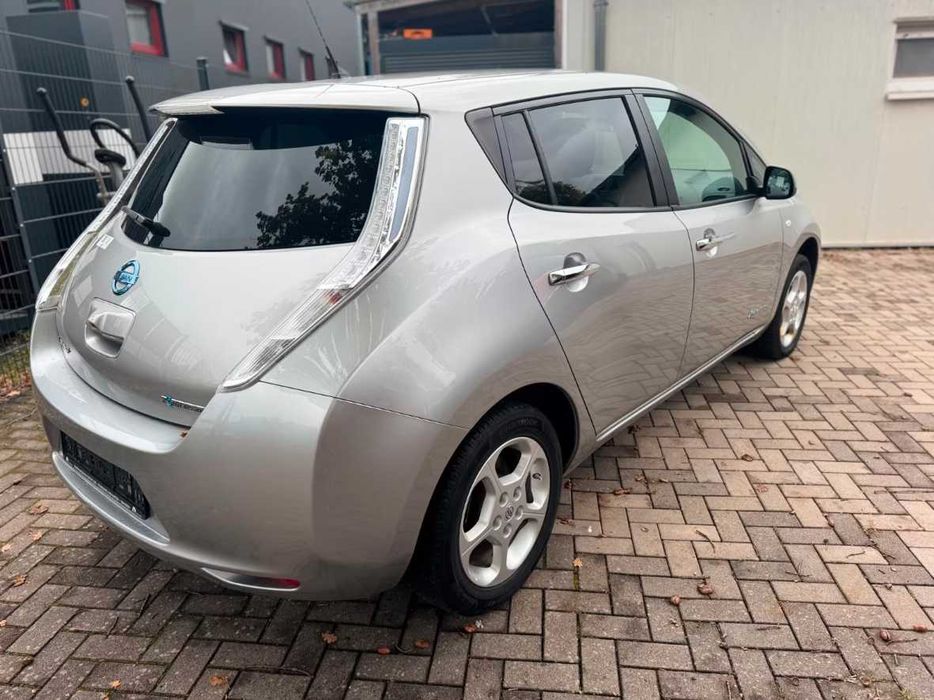 Бампер Nissan Leaf - розборка ніссан ліф запчастини