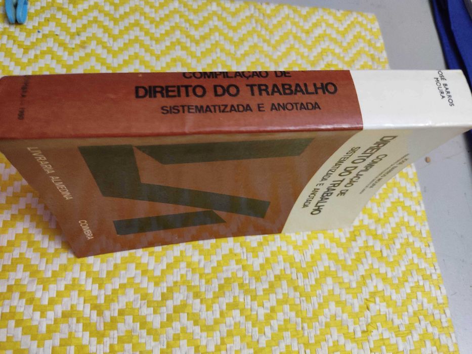 COMPILAÇÃO DE DIREITO DO TRABALHO sistematizada e anotada  .
B Moura