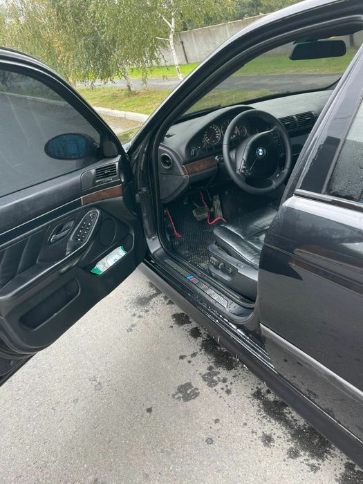 Продам BMW 528 i