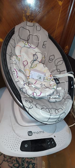 Укачуючий центр 4 мам колихалка