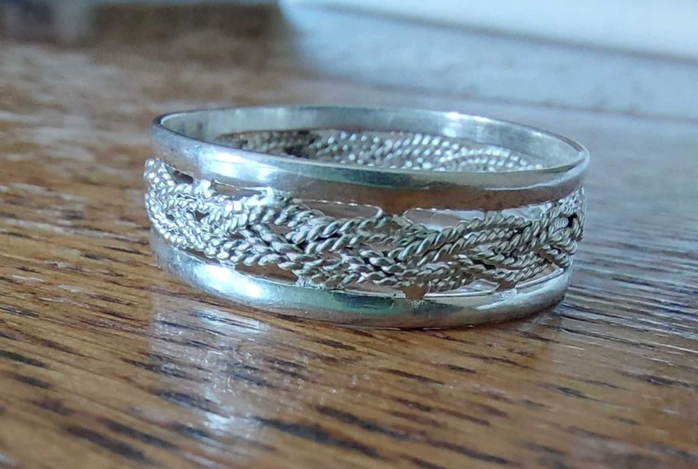 Srebrna obrączka ażurowa
