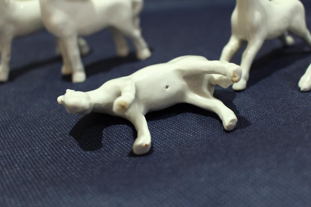 Conjunto de Cavalos em Porcelana Branca Chinesa Dinastia Tang XX