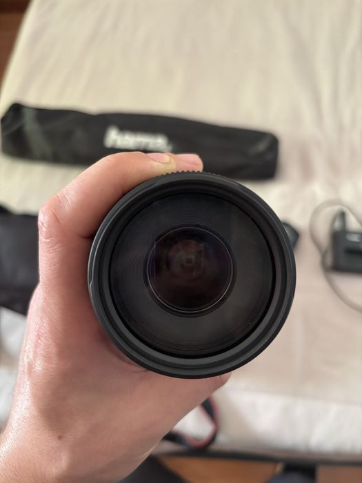 Canon EOS 2000D com 2 lentes e tripé