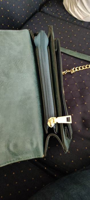 Mala Verde Petróleo com Detalhe Dourado – Muito Elegante