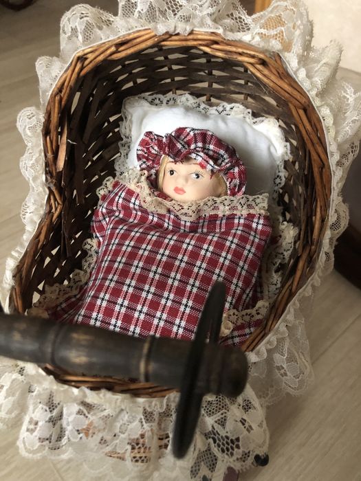 Кукла в коляске Германия