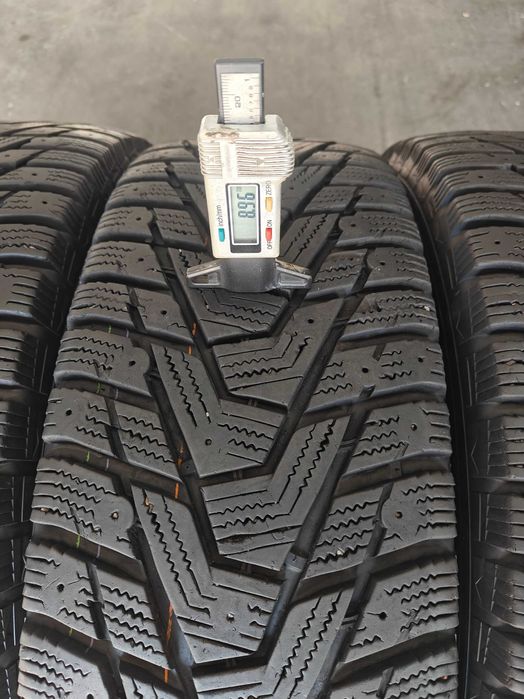 R17 215 60 шини зимові Hankook Winter I*pike X гарний стан