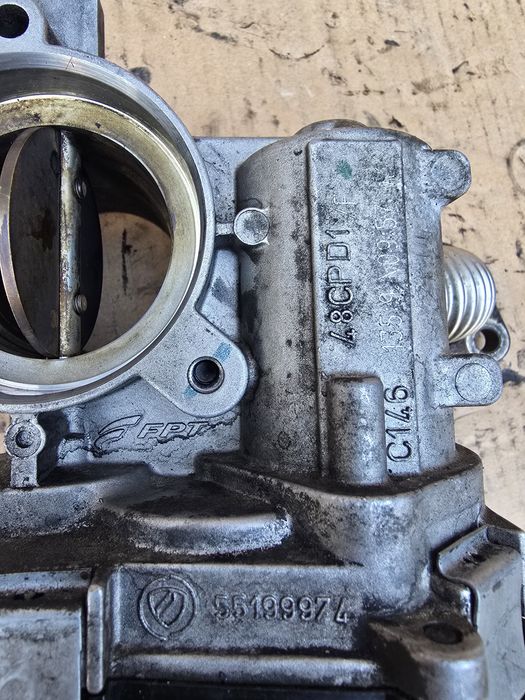 Дросельна заслонка дросельная opel zafira b Astra H 1.9 cdti