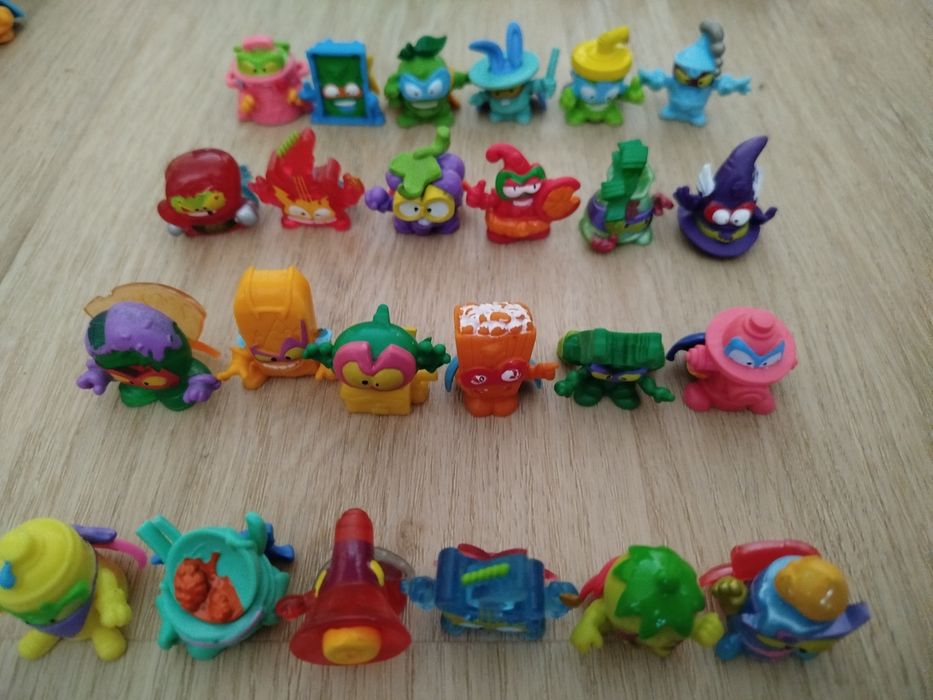 Figurki super things