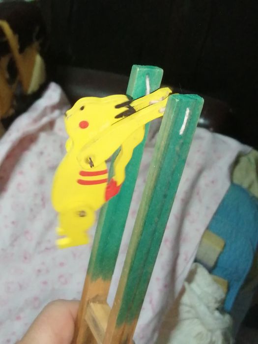 Jogo Antigo em Madeira gatinho dar cambalhotas