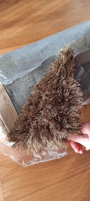 Carpete 1,30 m por 1,80 m verde seco/castanho pouco uso e higienizada