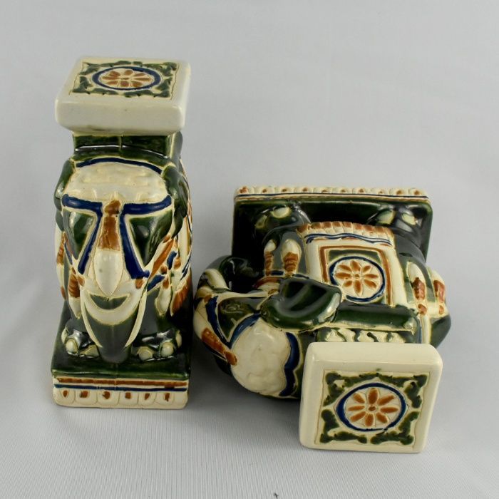 Par de Elefantes em porcelana da China, pintados à mão