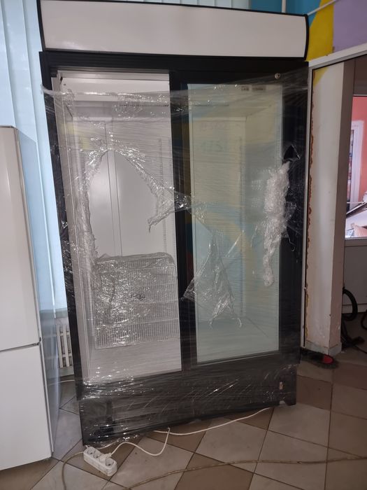 Холодильник для напитков FRIGOGLASS
