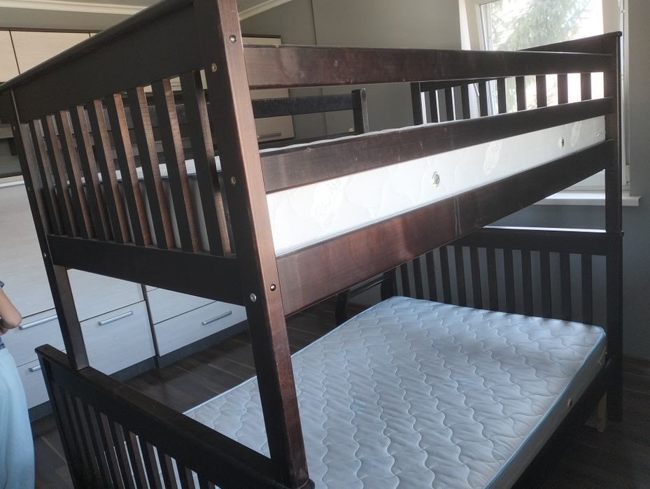 Двоярусне ліжко дитяче