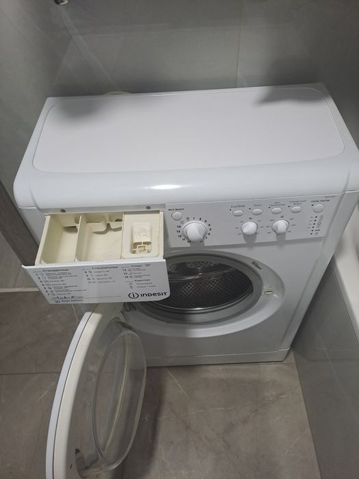 Пральна машина indesit